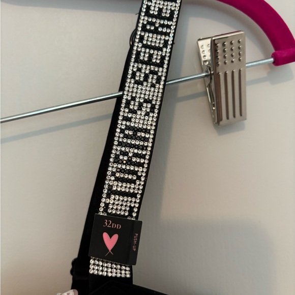 NWT Victoria’s Secret smooth shine strap push-up bra and shine strap thong set - Picture 7 of 10